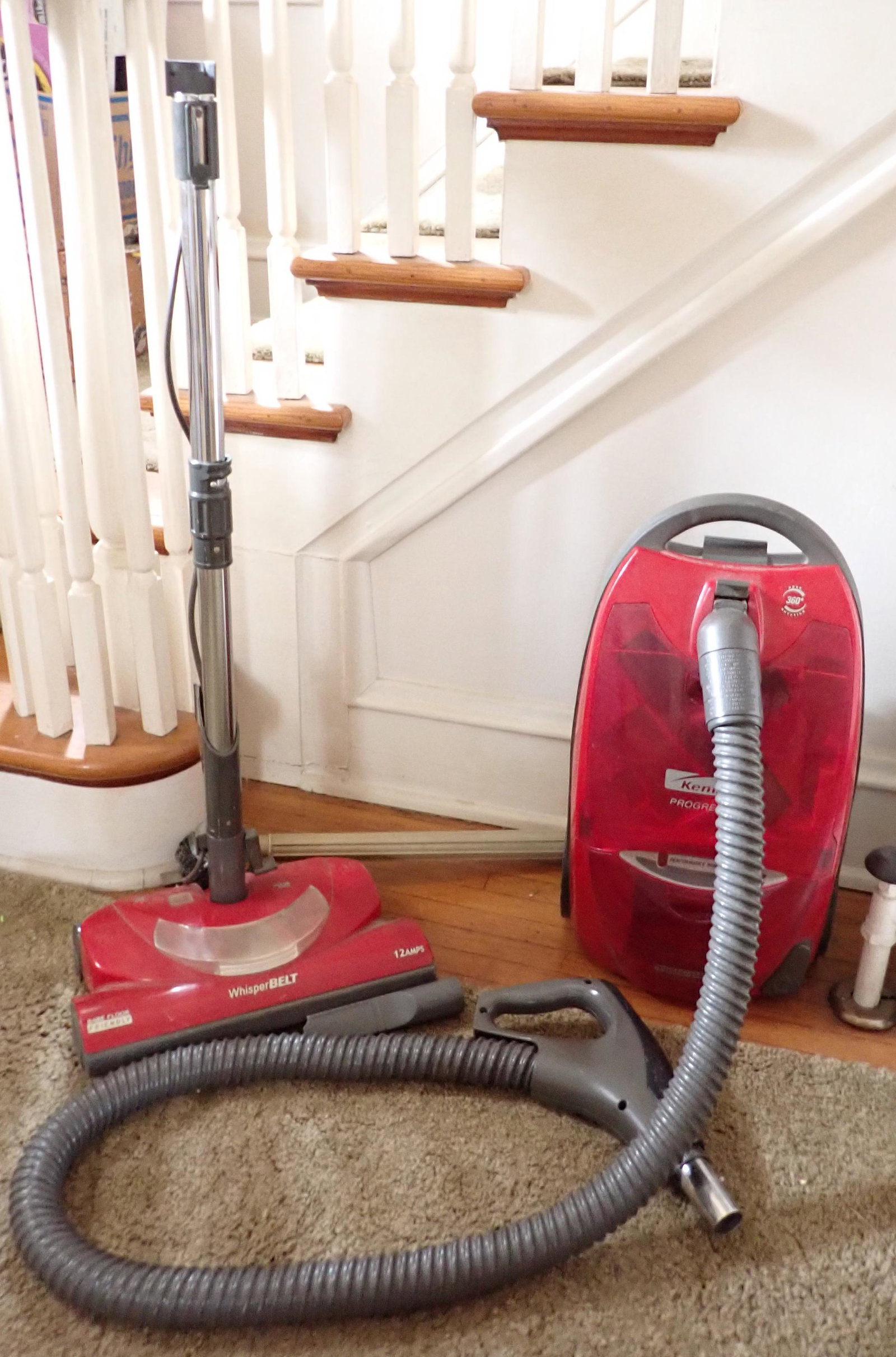 Kenmore Progressive Vacuum: Comes with attachments pictured
