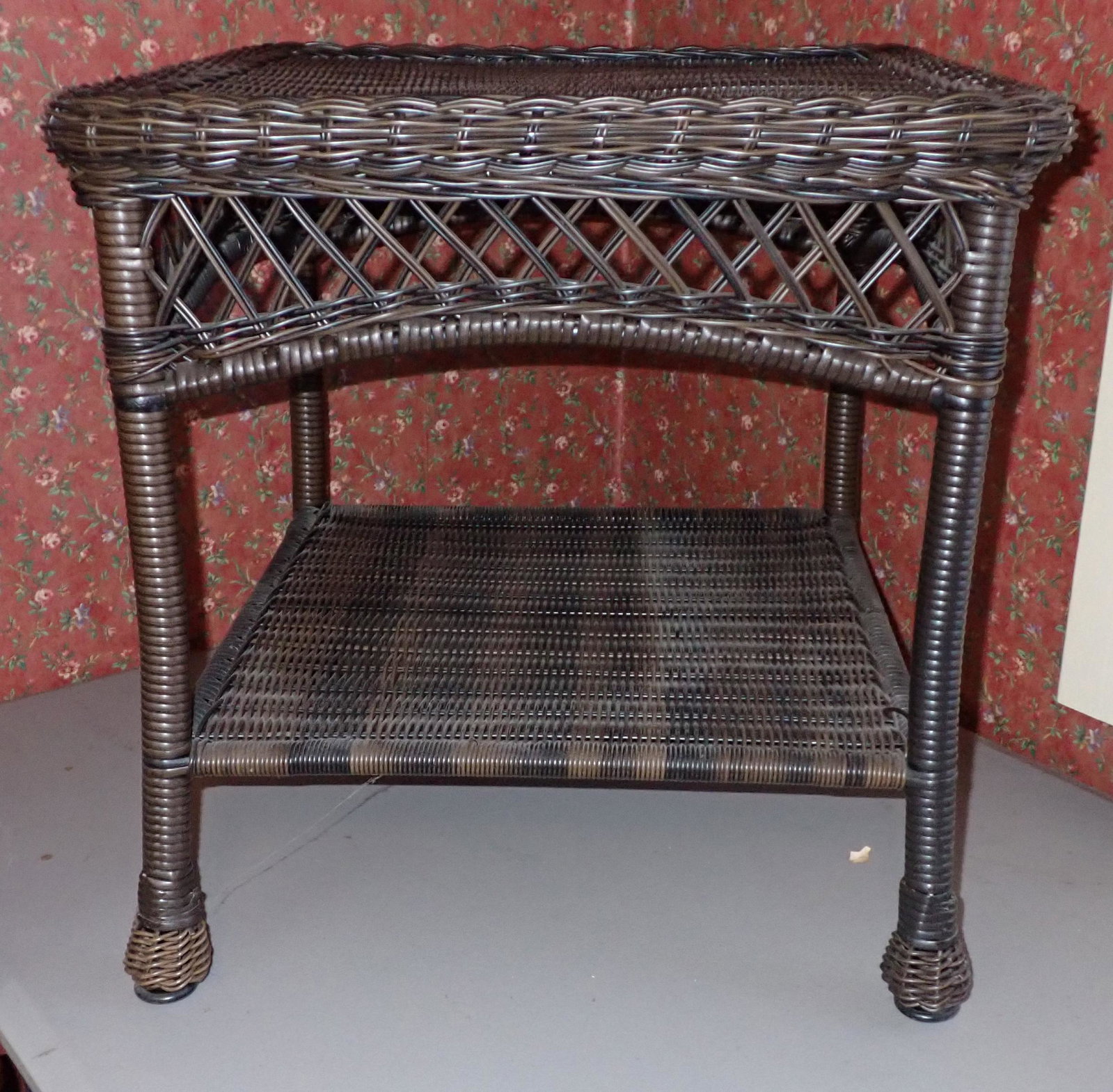 Wicker Table: Approx 20 1/4" x 20" x 20 1/2" tall