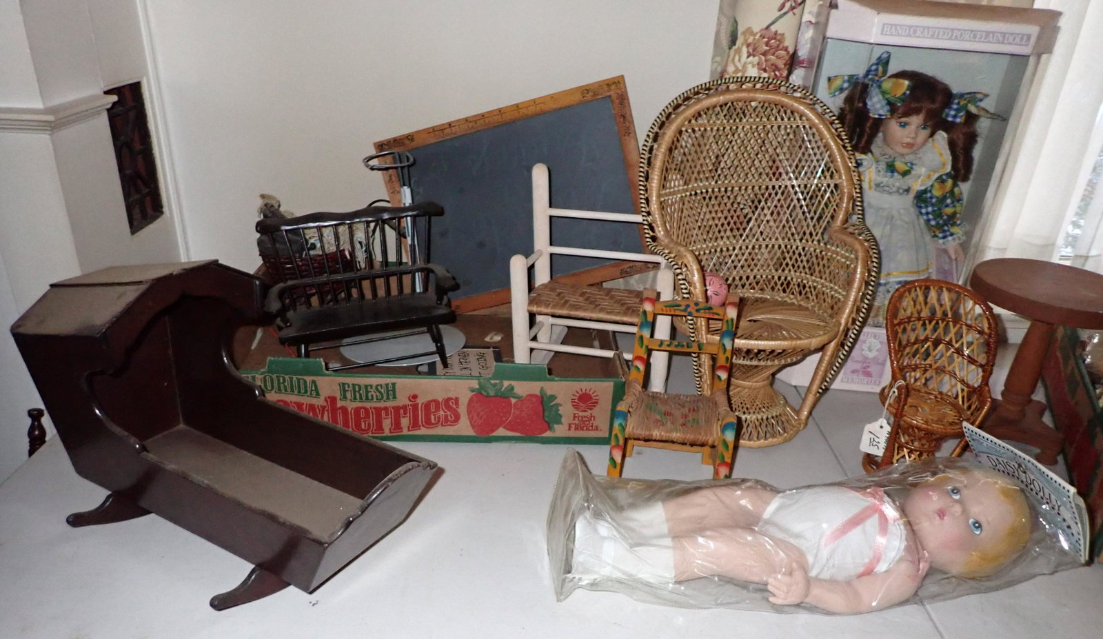 Daisy Doll Furniture Hats Hooded Cradle Misc: Getting all pictured