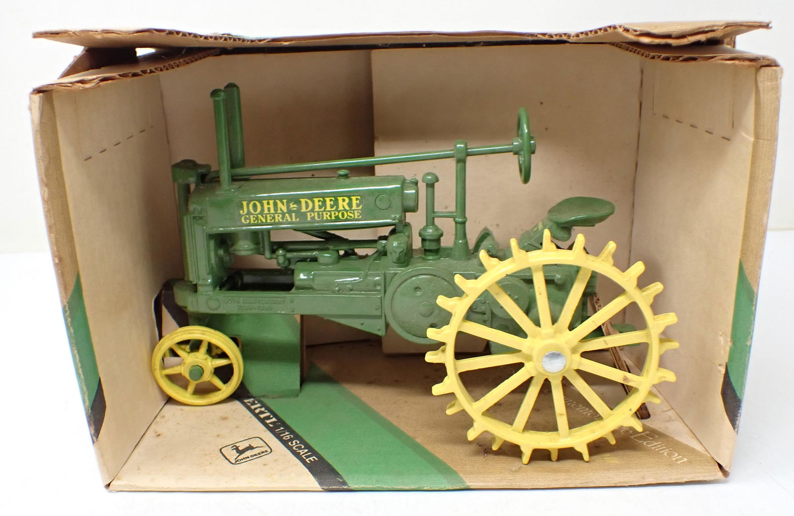 Ertl 1934 John Deere Model A Tractor (1 of 2)