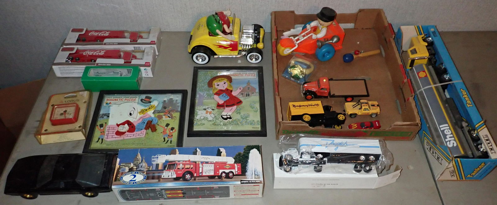 Diecast and Misc Table Lot of Toys (1 of 7)