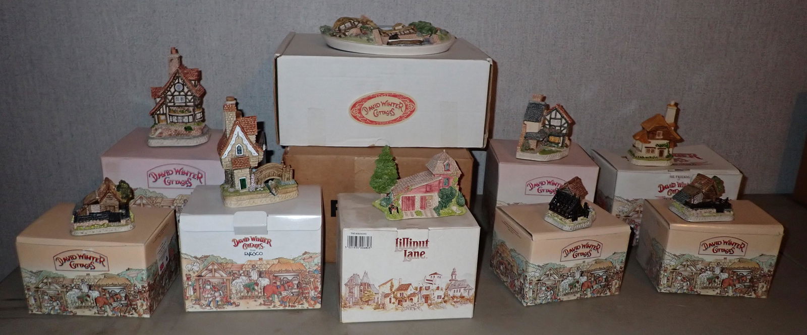 8 David Winter Cottages and Plaque (1 of 5)