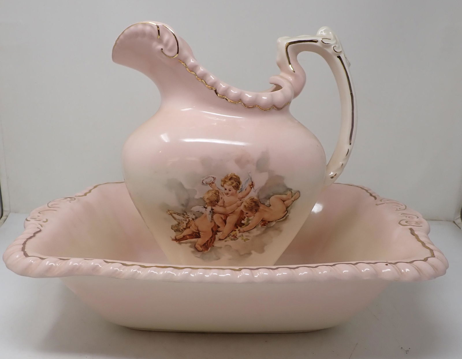 Bowl & Pitcher Set with Cherubs (1 of 4)