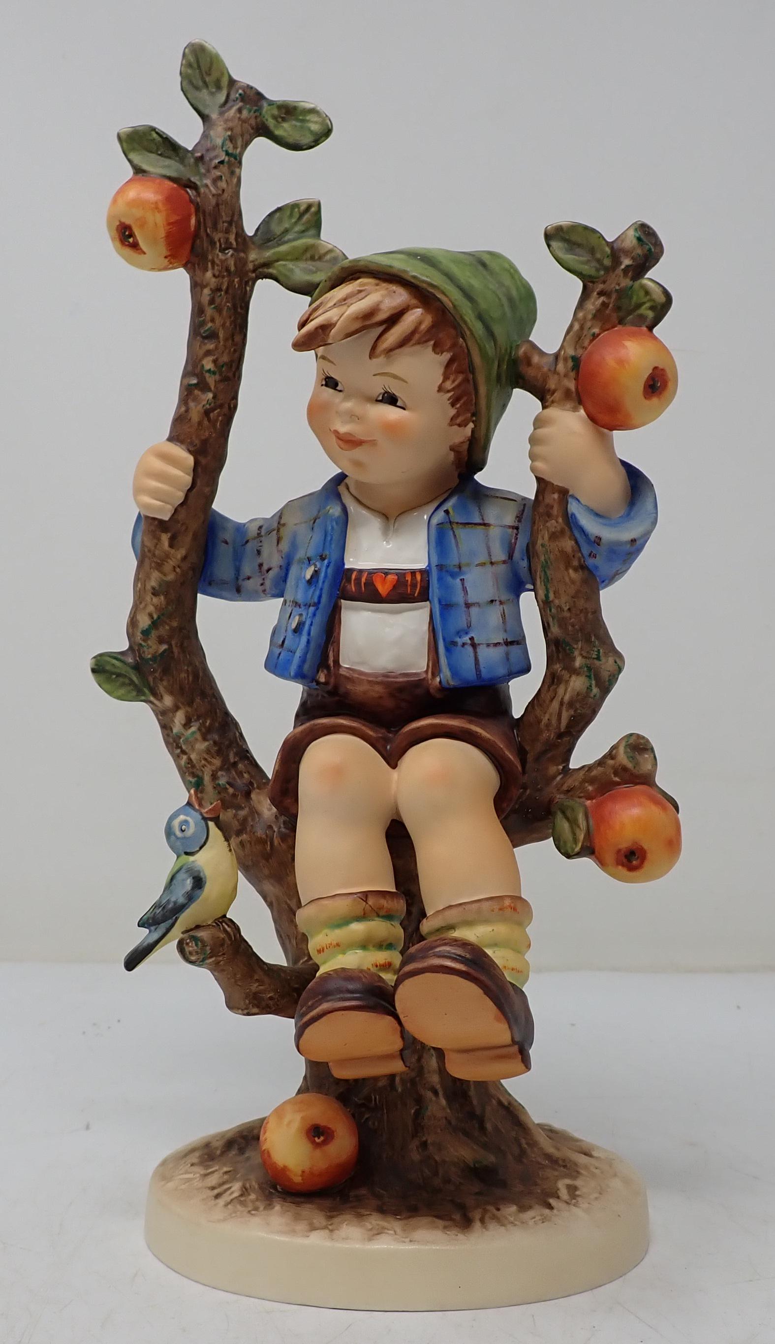 1968 Hummel Apple Tree Boy No 142 (1 of 3)