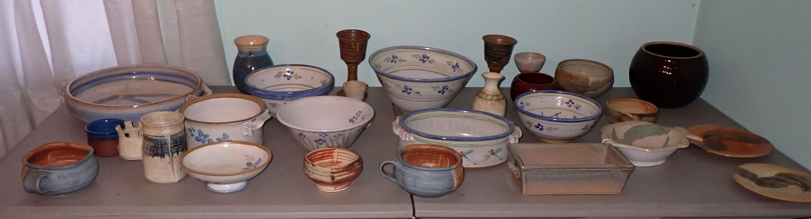 Table Contents of Misc Pottery incl Wings (1 of 8)