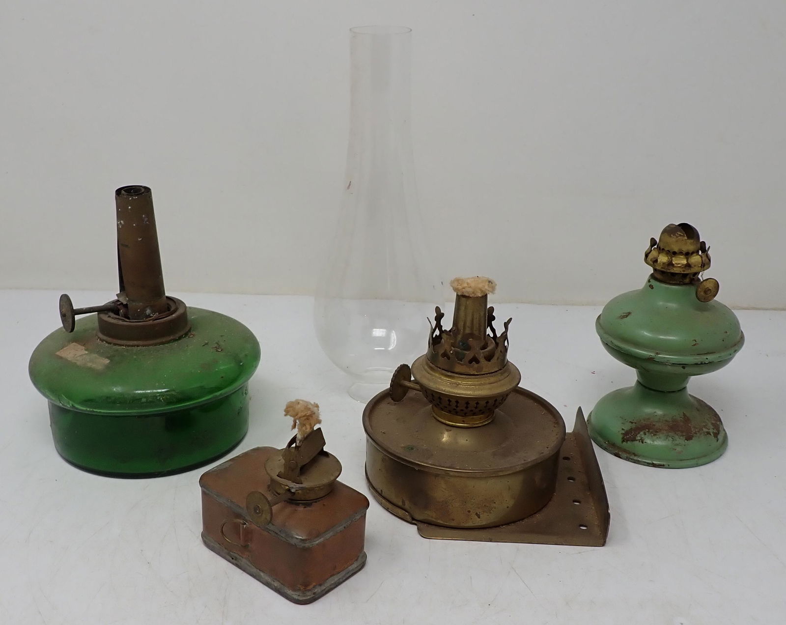 Oil Lamps and Chimney (1 of 3)
