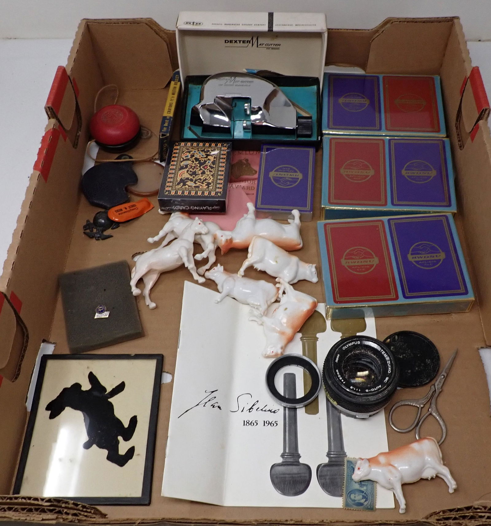 Playing Cards Olympus Camera Lens Noisemaker (1 of 7)