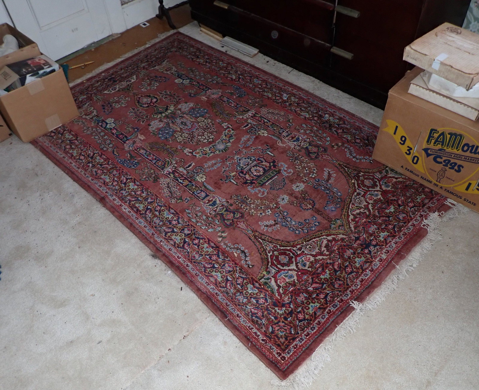 Oriental Area Rug: Approx 48" x 82"