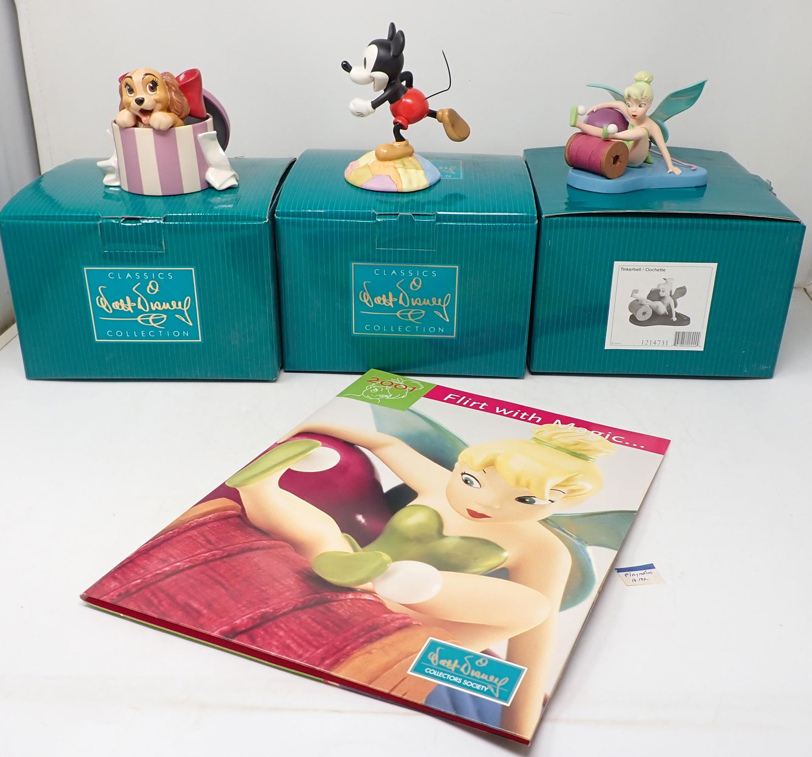 Walt Disney Classics Mickey Mouse Lady (1 of 4)