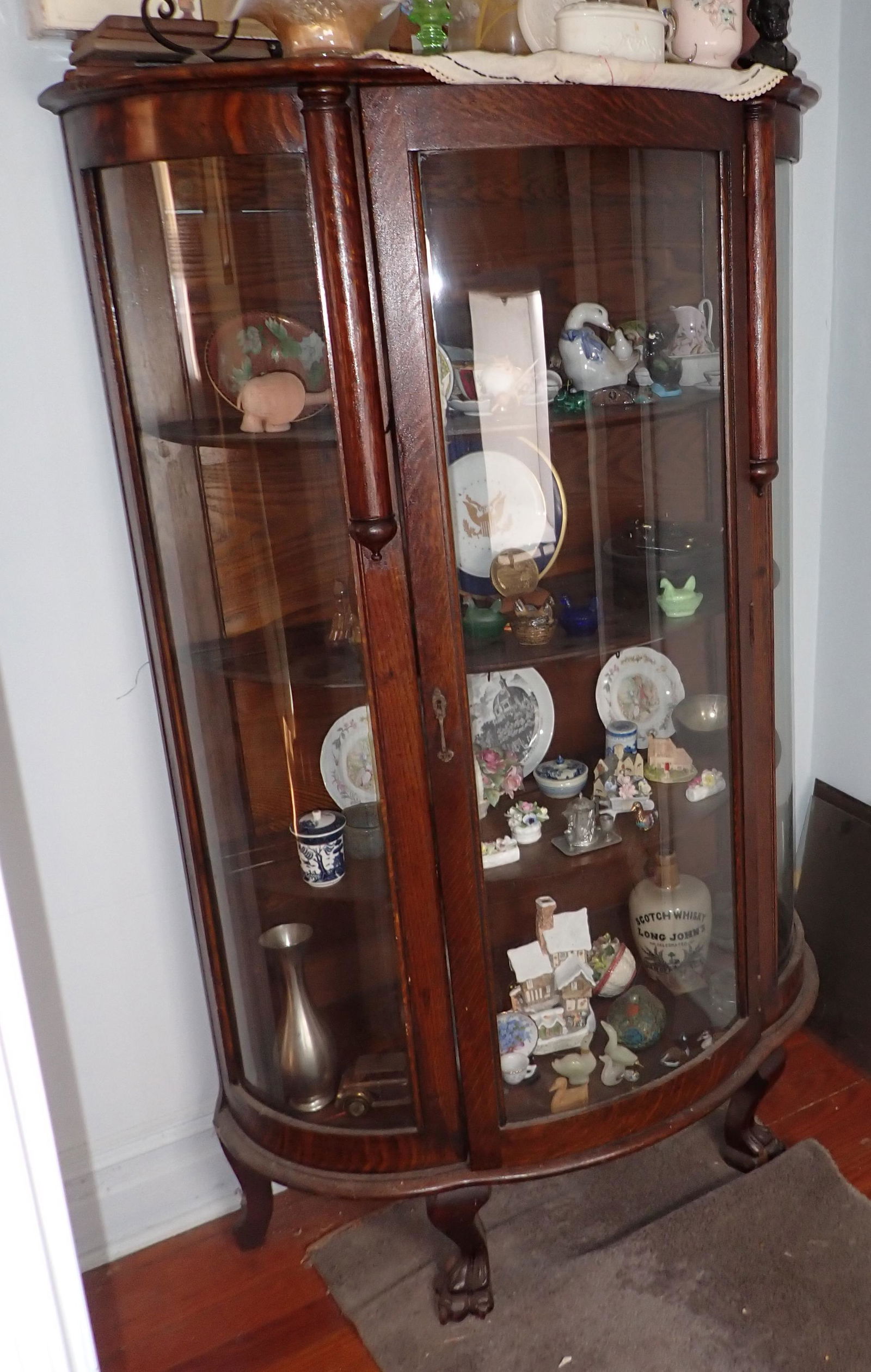 Bowfront China Closet (1 of 7)