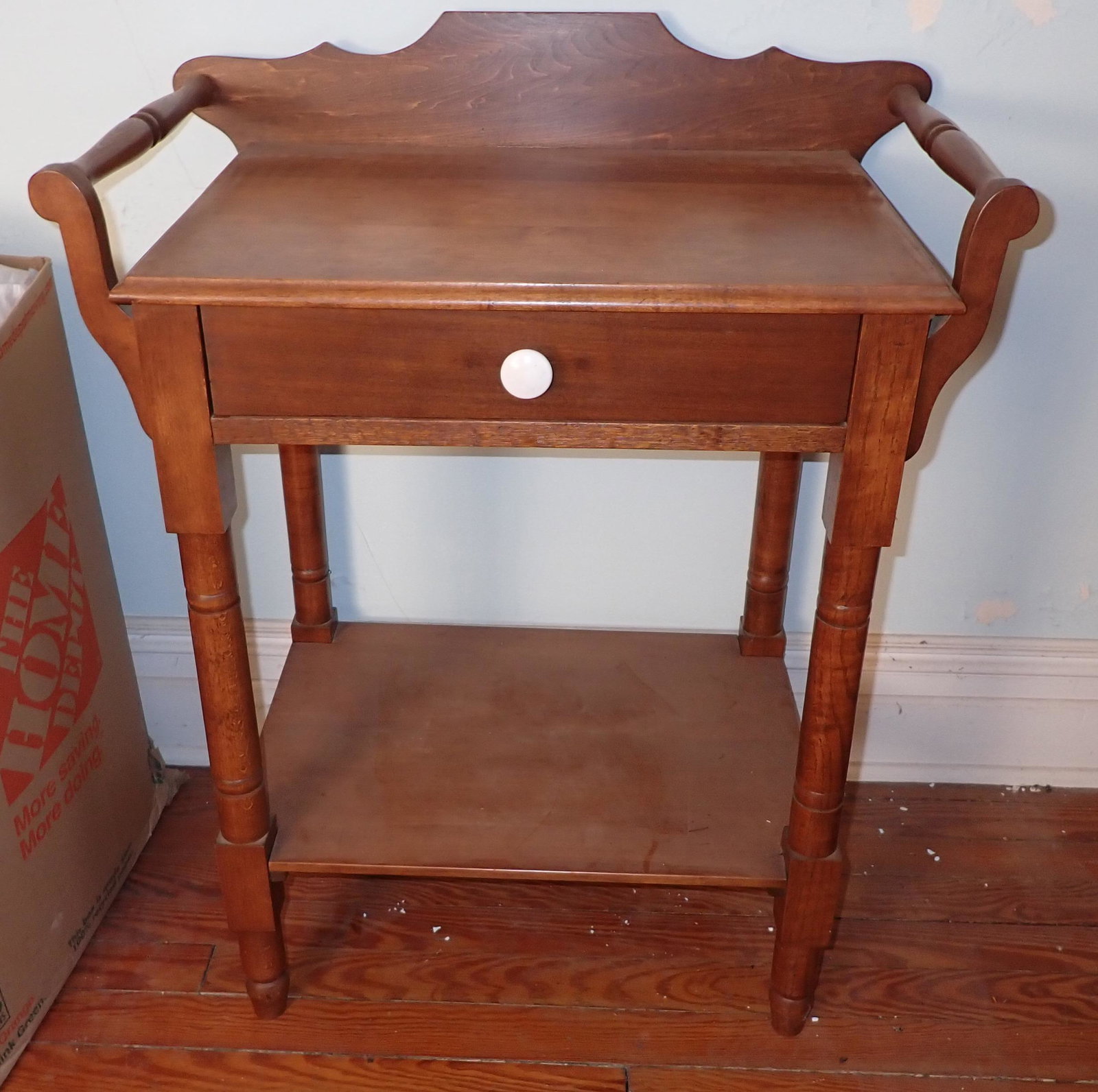Washstand: Apprx 16" x 26" x 33 1/2" tall