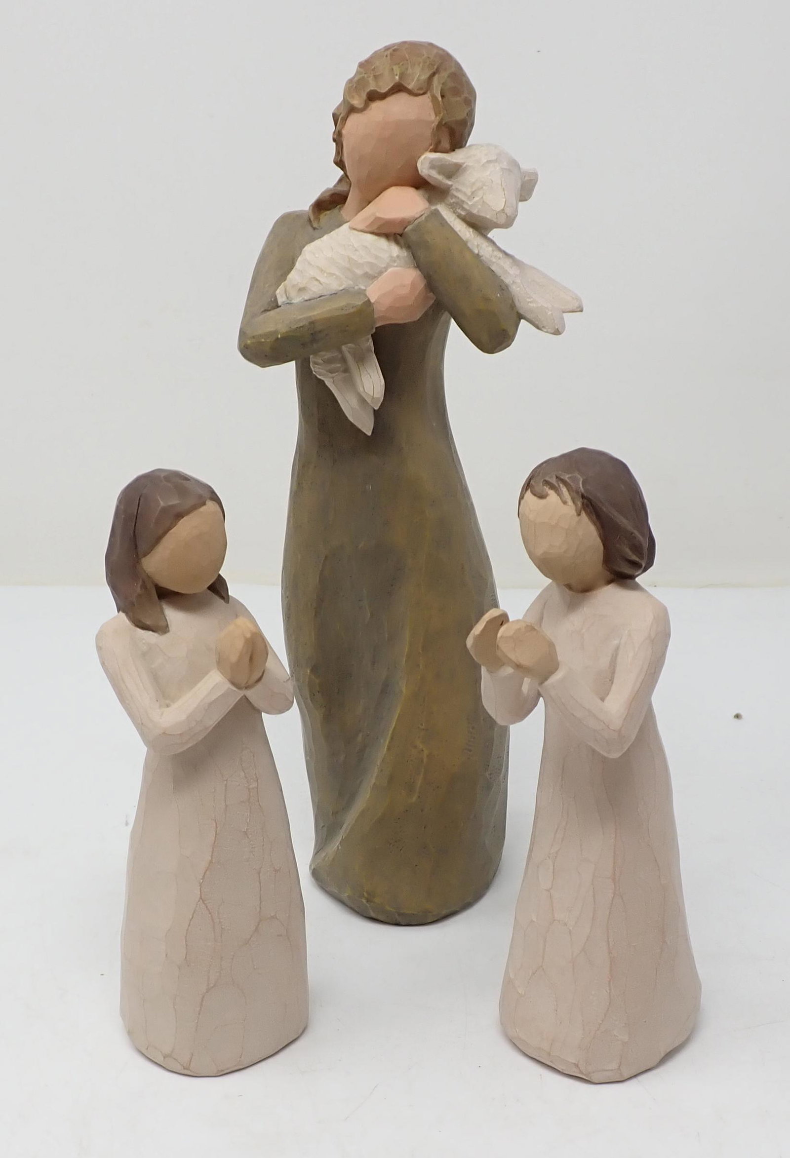 Willow Tree Sisters Peace on Earth: Tallest is approx 8" tall