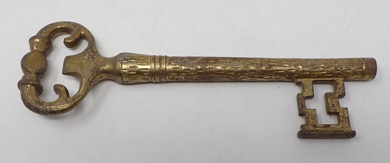 Brass Skeleton Key Bottle Opener (1 of 1)