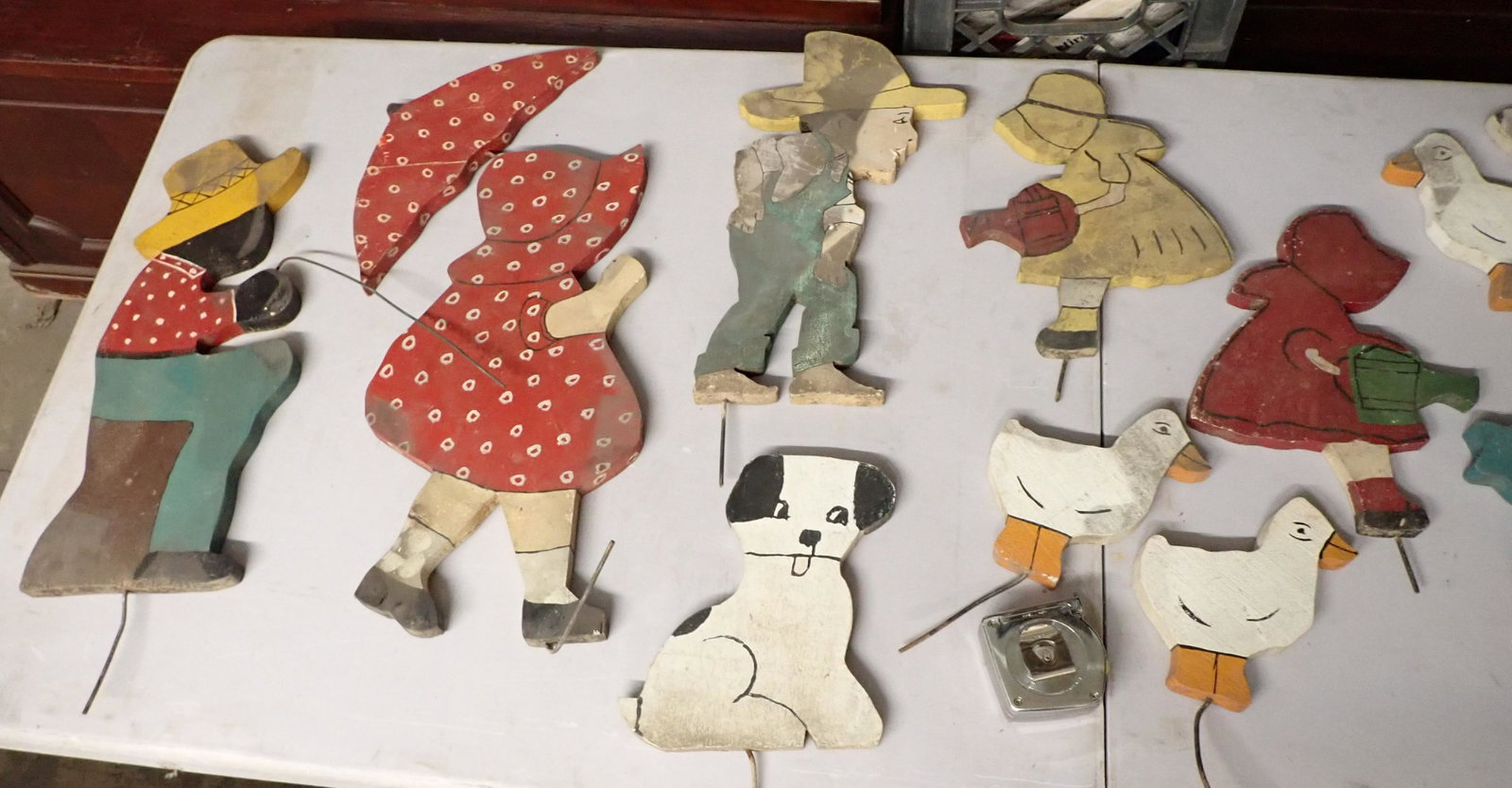 Wooden Lawn Ornaments / DÃ©cor: Tallest is apprx 24"