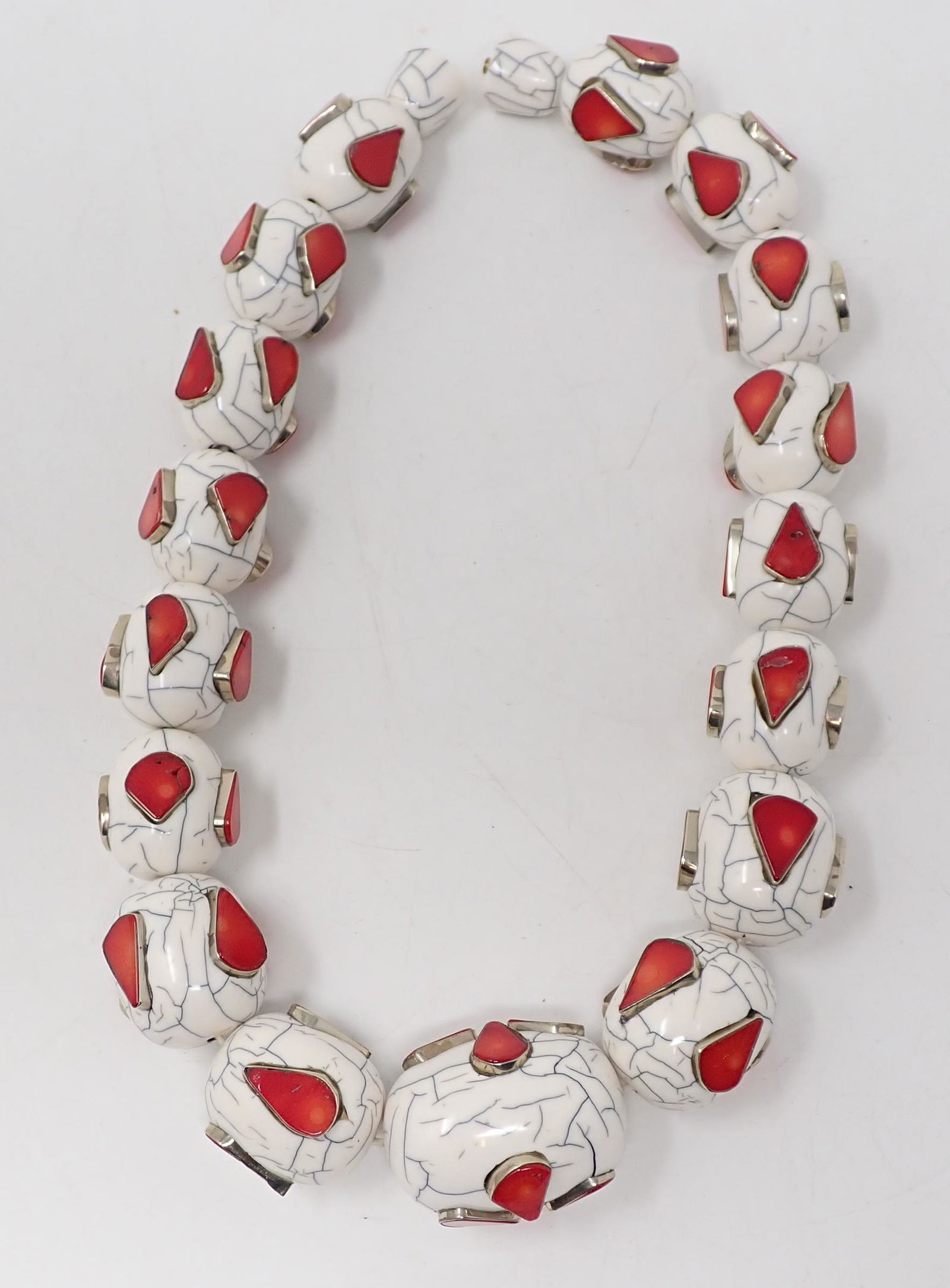 Chunky Coral and White Plastic Beaded Necklace (1 of 3)