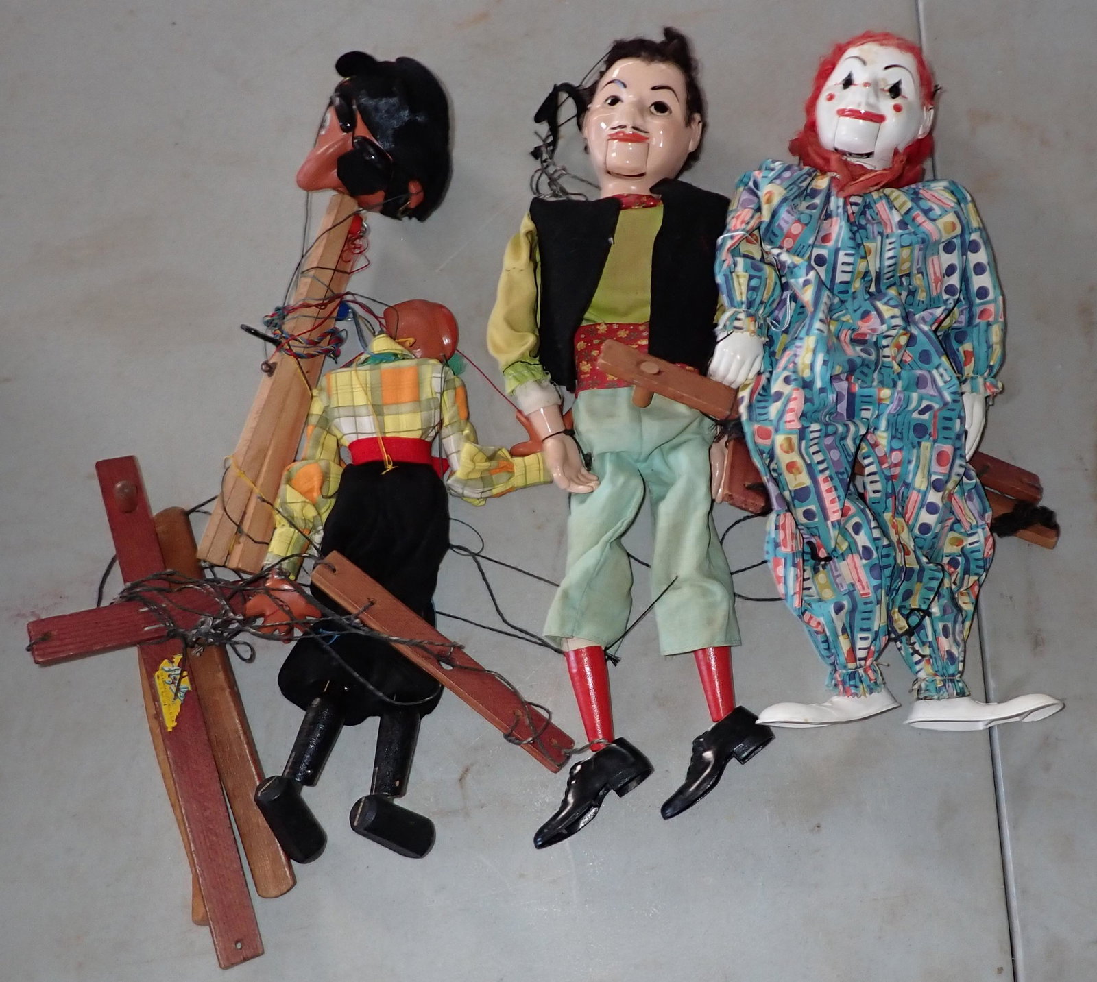 Puppeteers: Approx 14" long.