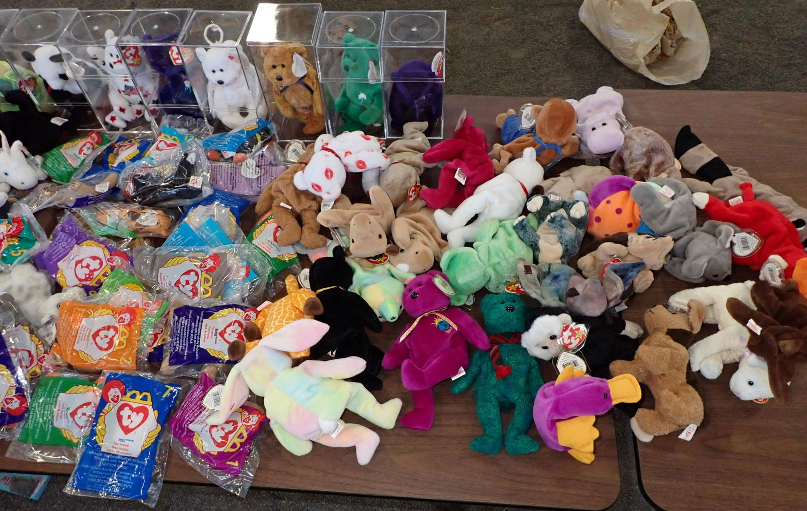 Ty Beanie Babies Table Lot (1 of 12)