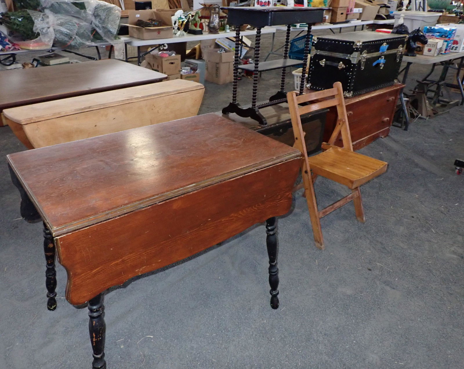 Tables Blanket Chest Trunk Misc (1 of 8)