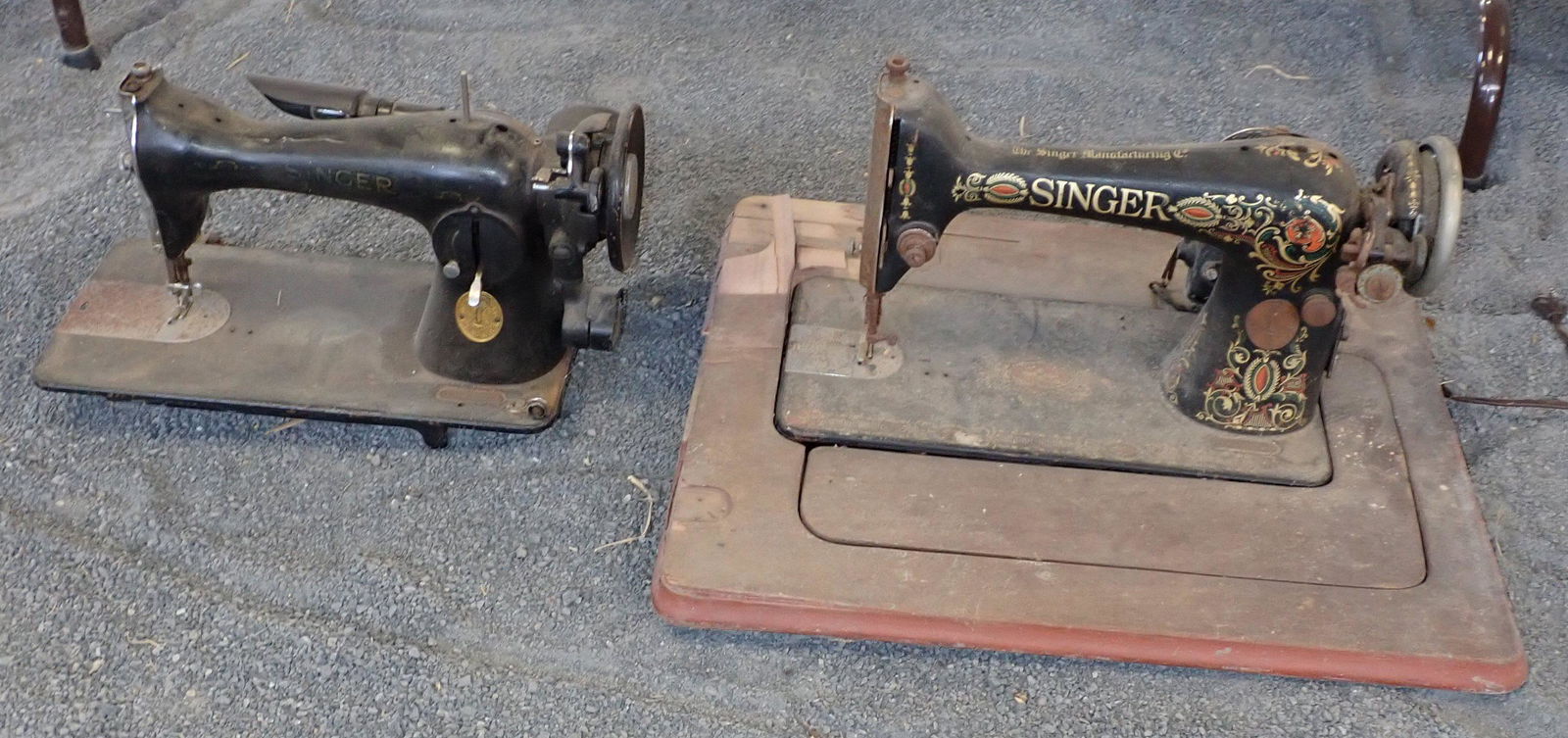 3 Singer Sewing Machines: Getting 3