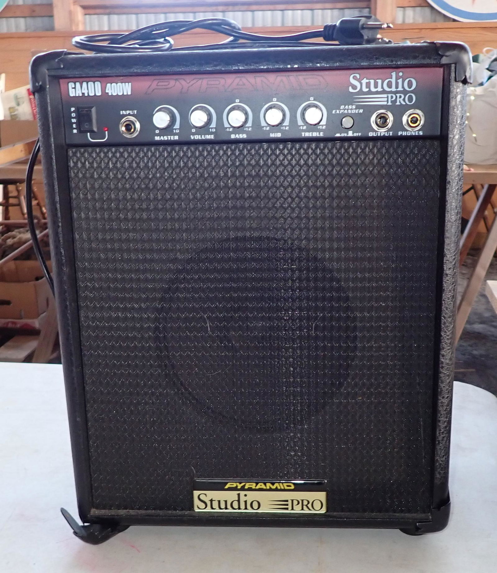 Studio Pro GA400 Guitar Amplifier (1 of 3)