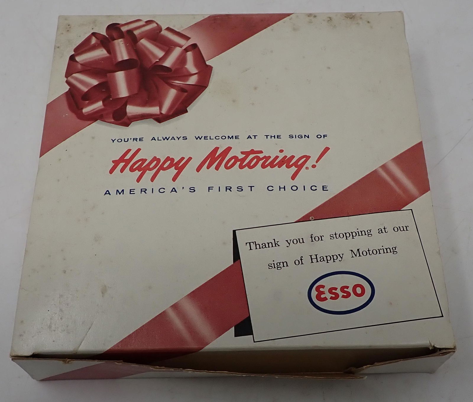 Esso Cans & Keychain (1 of 2)