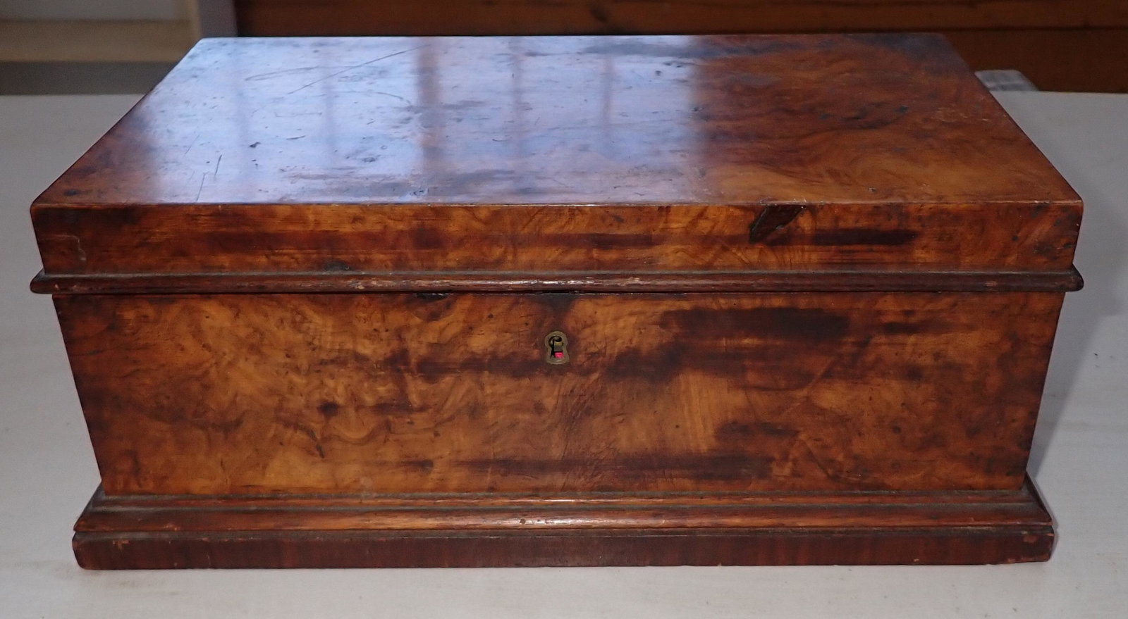 Jewelry Box: Approx 8 1/4" x 13 7/8" x 5 1/2" tall