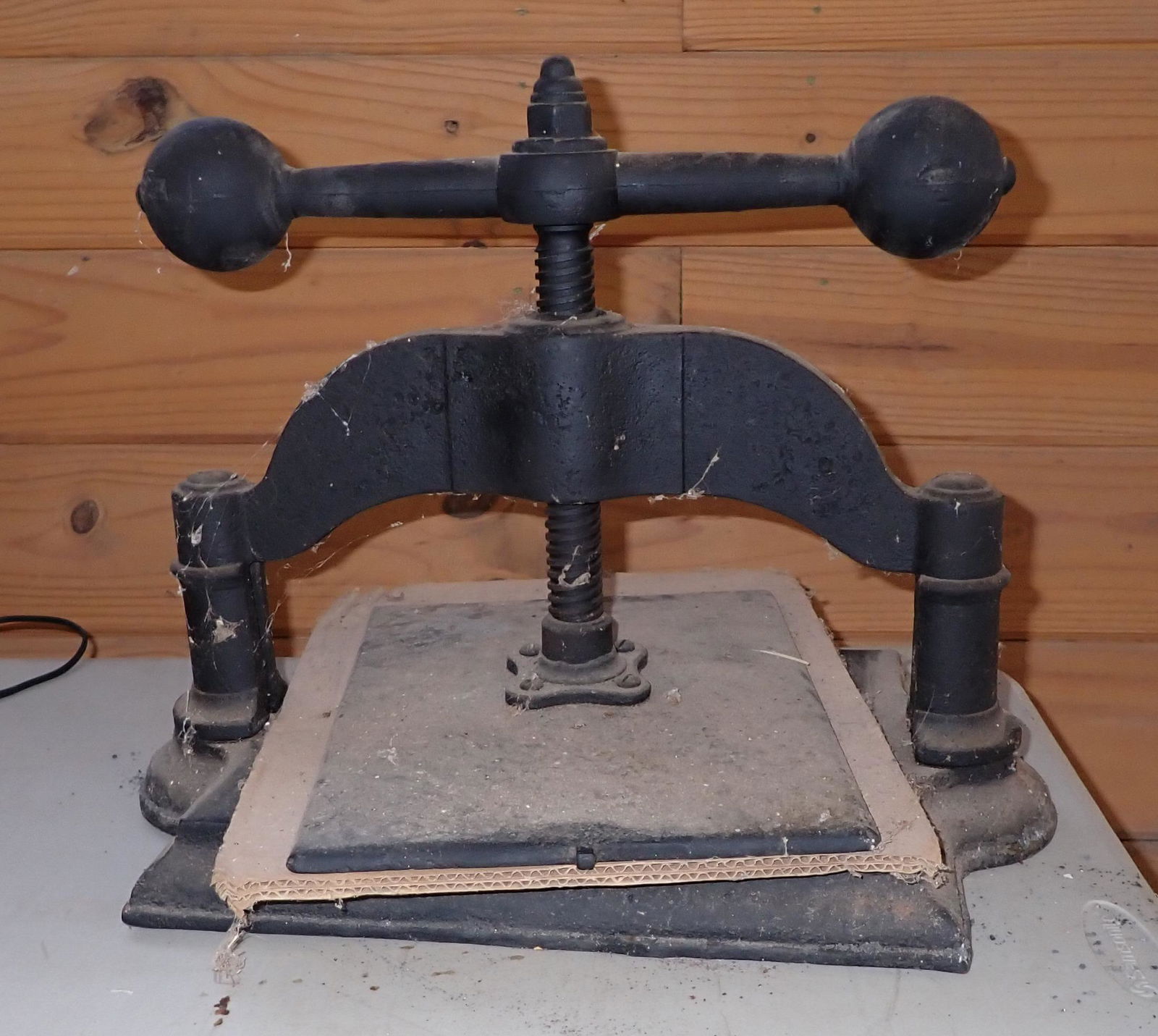 Antique Cast Iron Book Press (1 of 2)