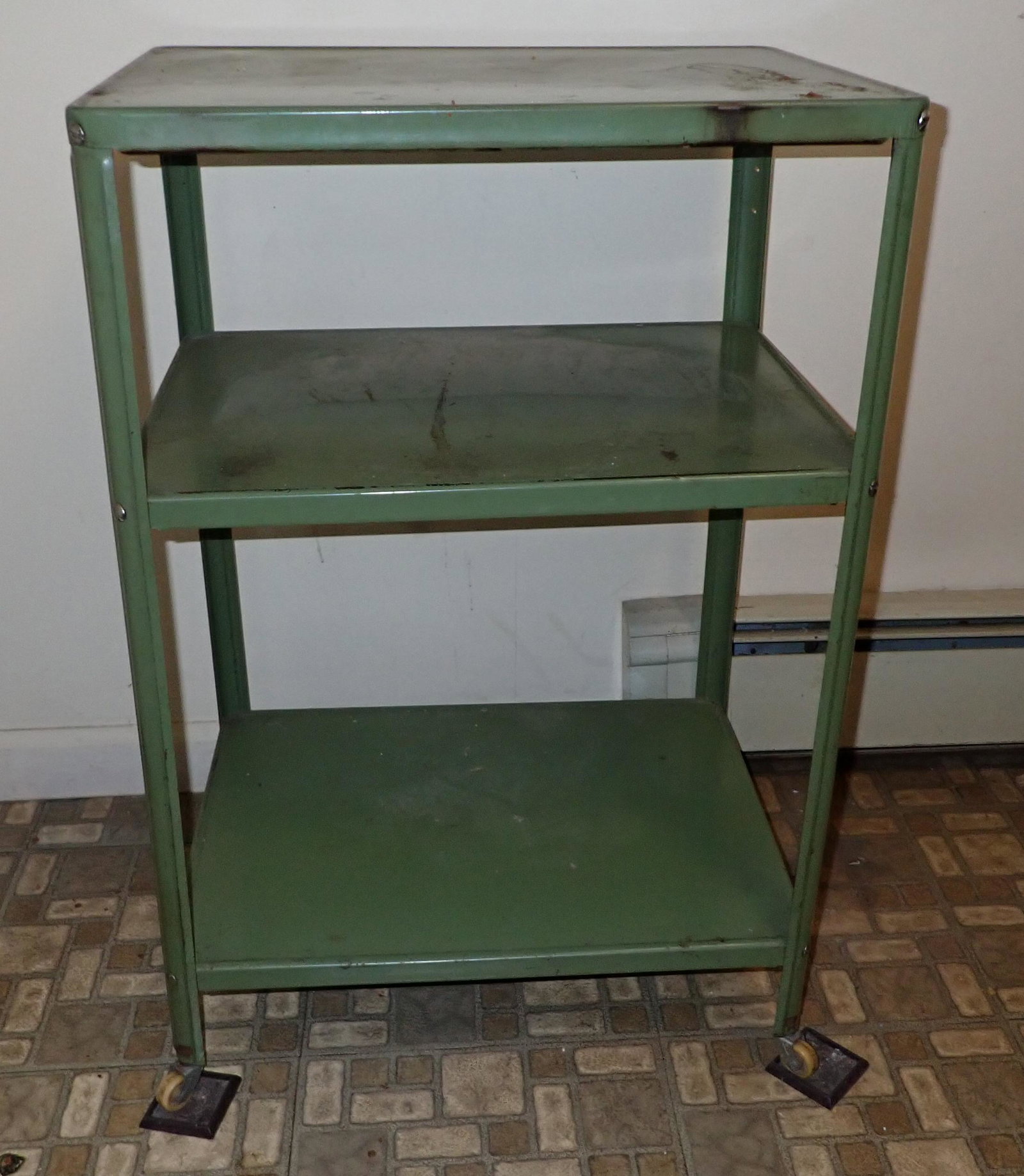 Vintage Green Utility Cart: Approx 15" x 20" x 30" tall
