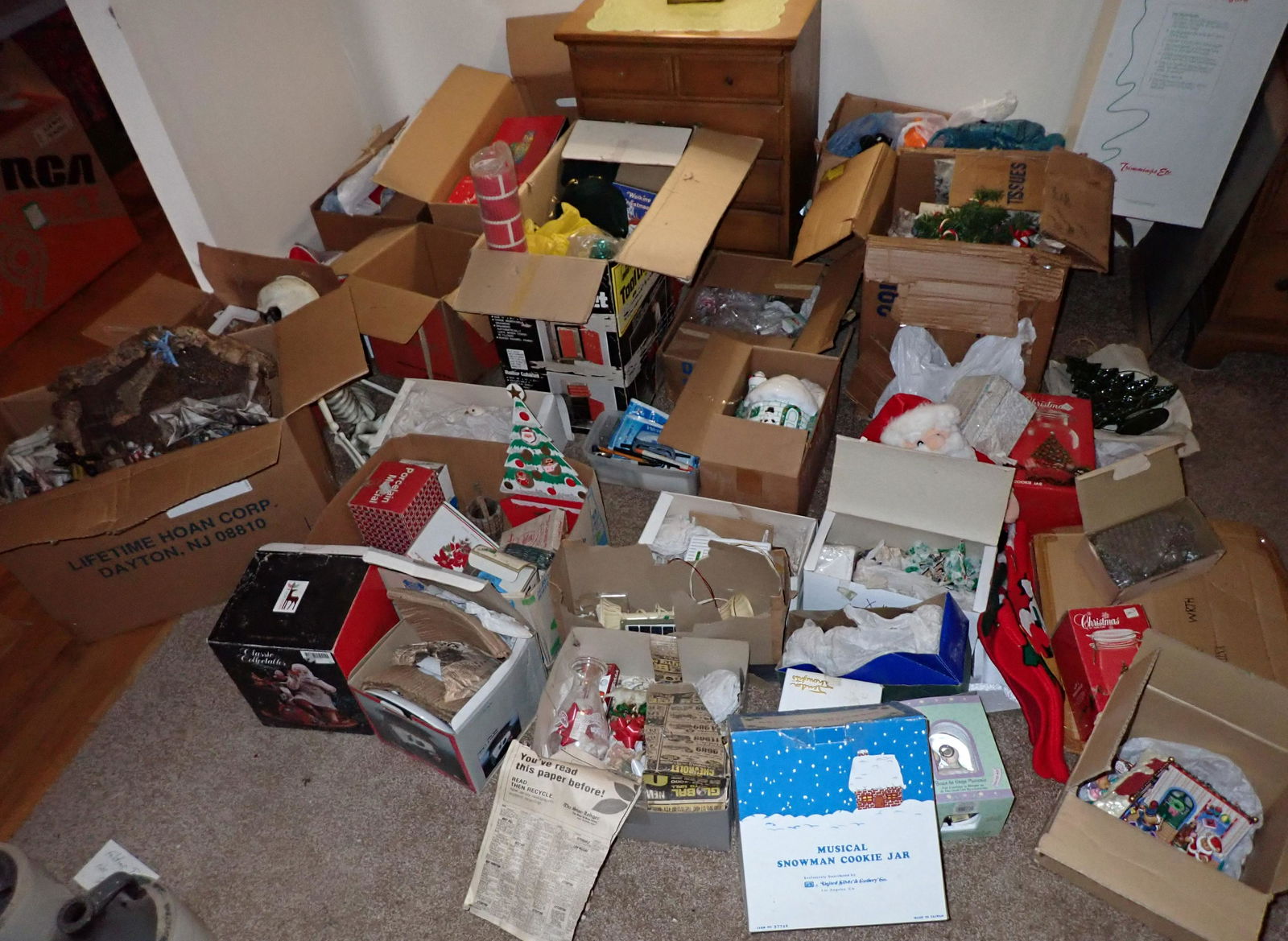 Large Lot of Christmas Decorations / Ornaments (1 of 13)