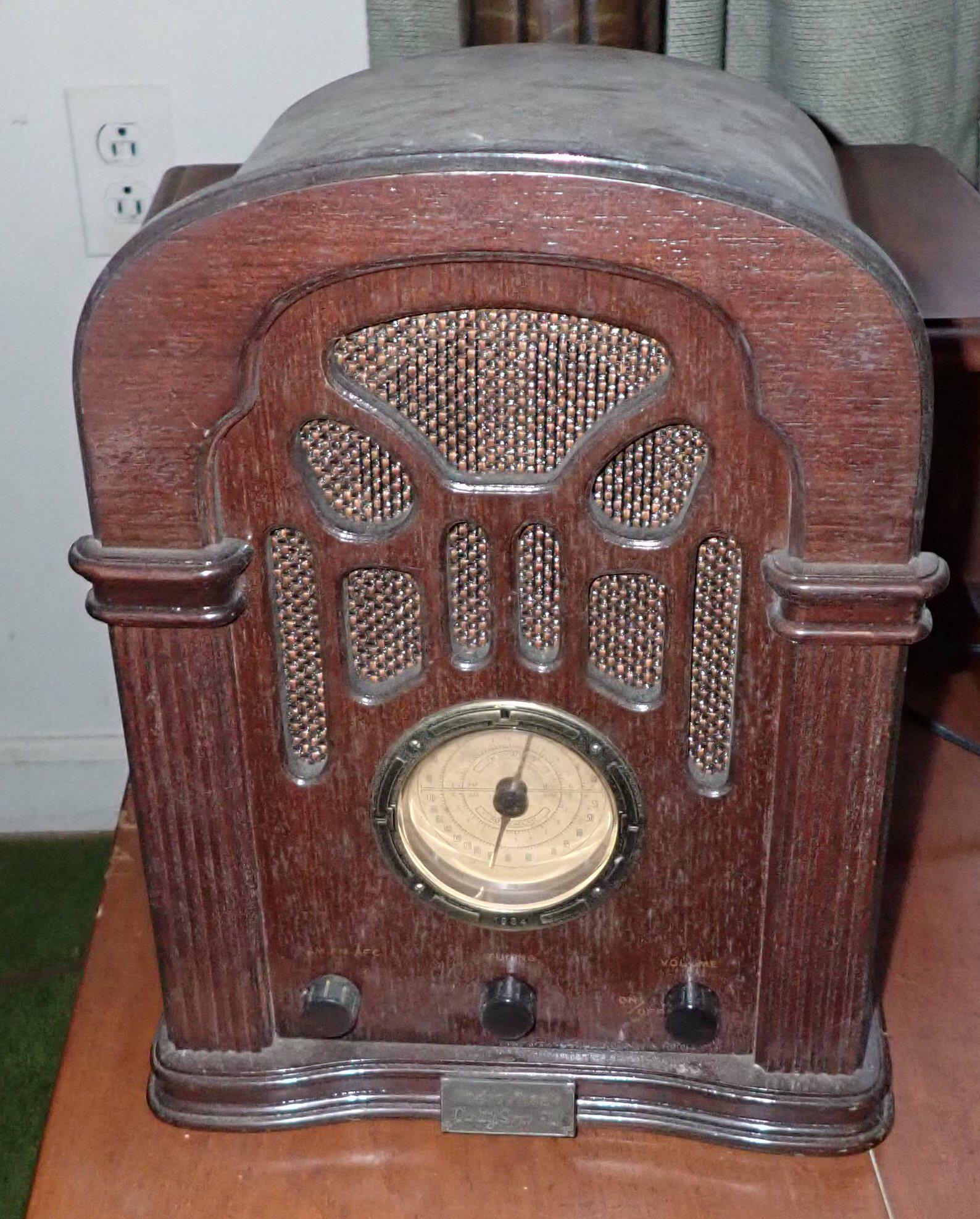 Radio Shack Radio (1 of 2)