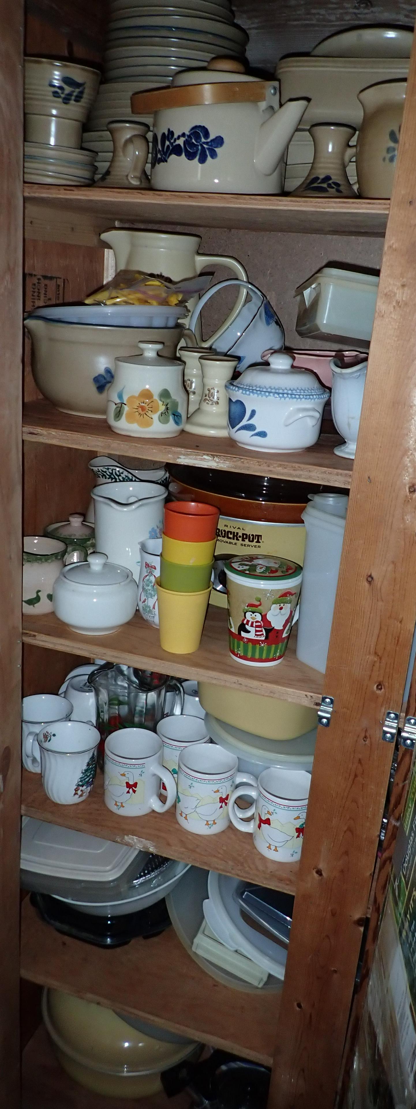 Pfaltzgraff & Misc Cabinet Contents (1 of 12)