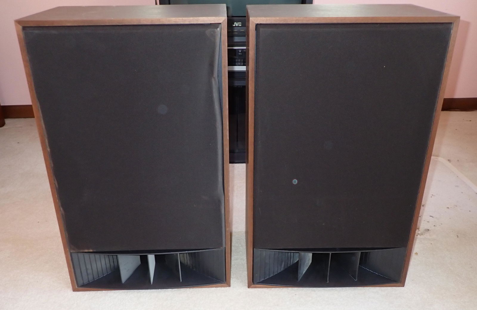 Realistic Mach One Speakers (1 of 6)
