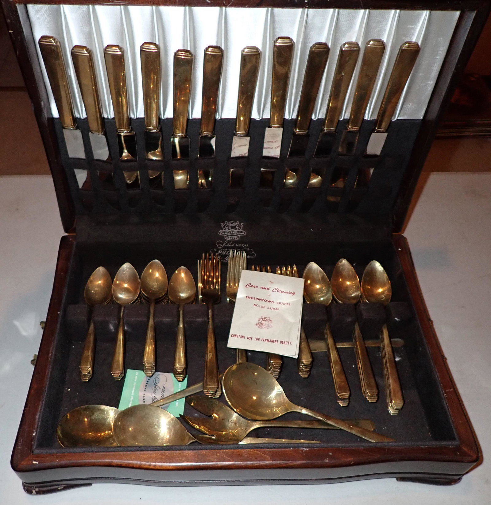 Englishtown Crafts Flatware Set: Approx 77 pieces