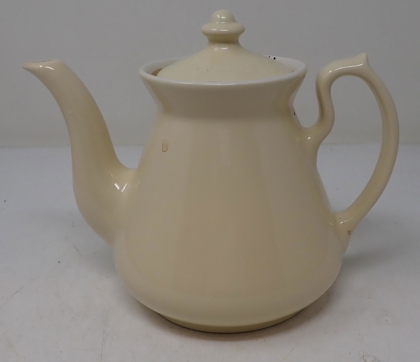 Hall Teapot May 09, 2021 M.J. Stasak Jr. Auction and Appraisal