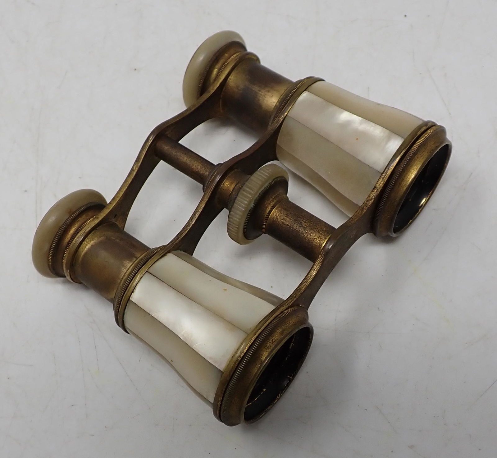 Audemair Paris Mother of Pearl Opera Glasses: Opera Glasses are approx 2 3/4" x 3 7/8"