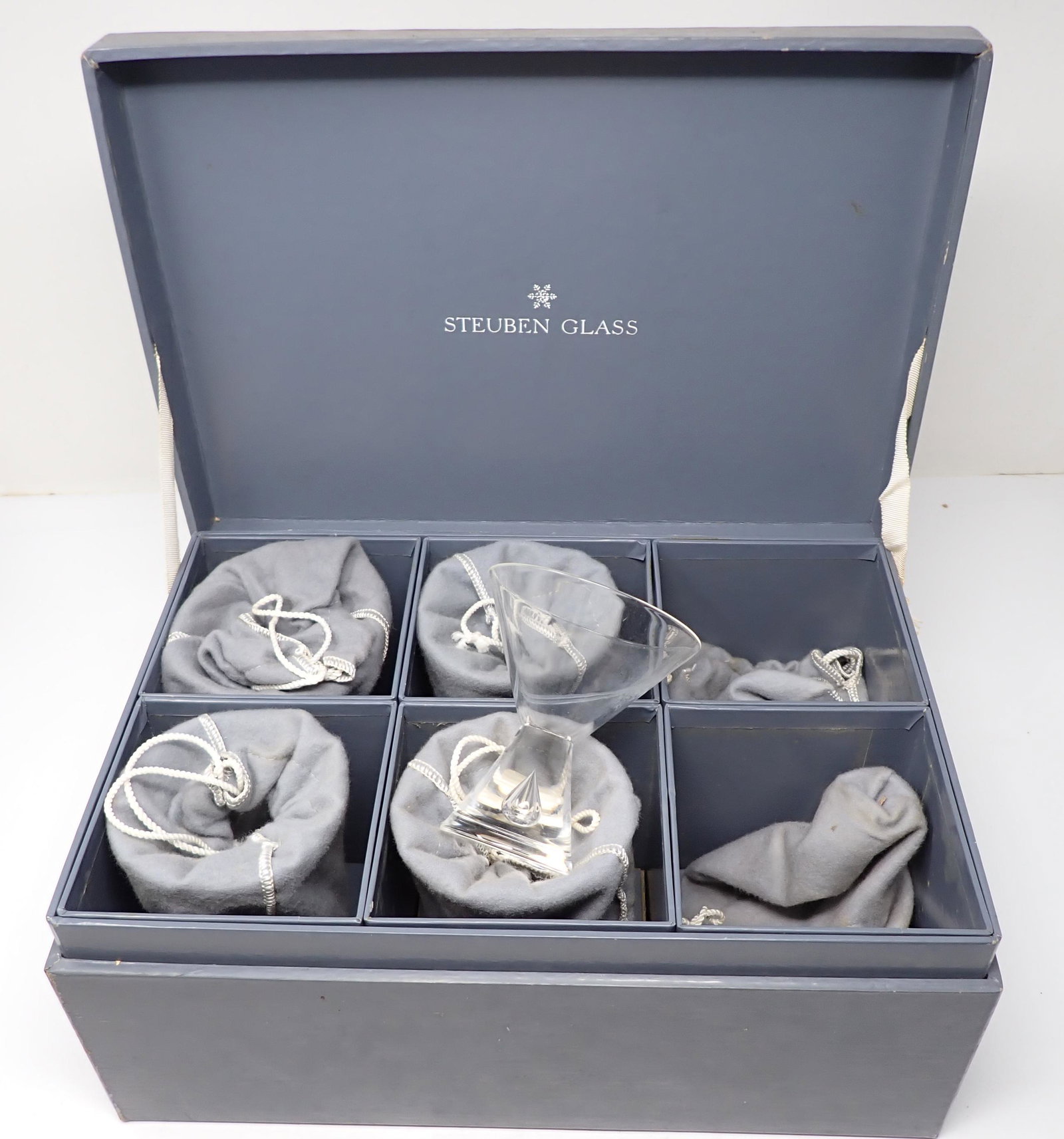 5 Steuben Glass Cocktail Cups / Glasses (1 of 4)