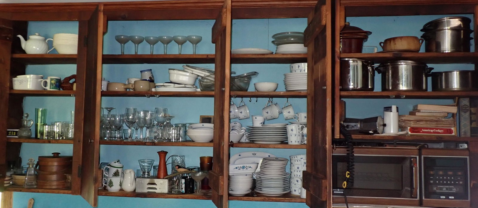 Kitchen Cabinet Contents incl Noritake Progression & (1 of 16)