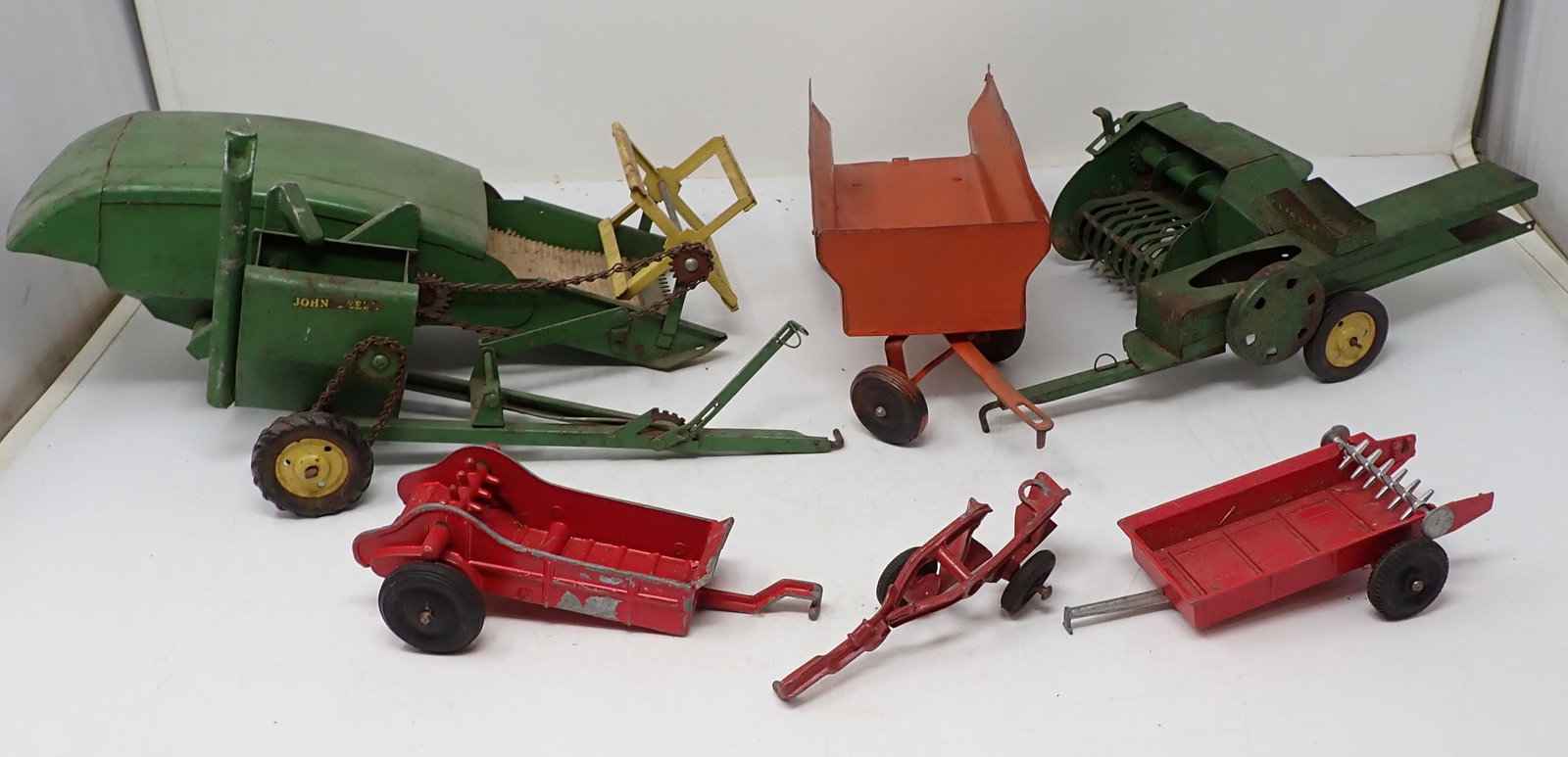 John Deere Balers Hubley Manure Spreader (1 of 7)