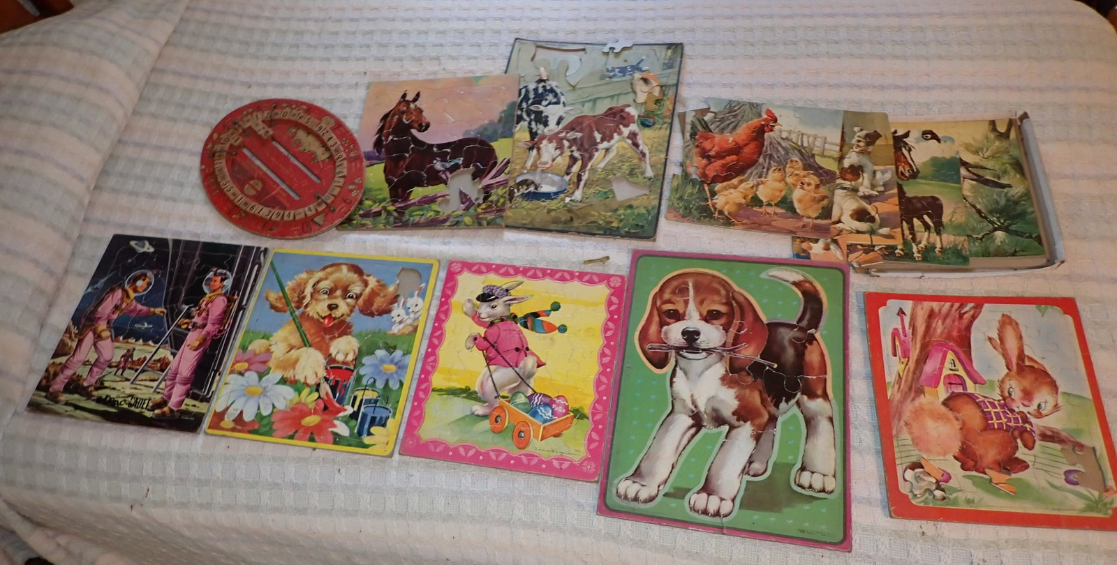 Space Cadet & Misc Childrens Puzzles: We do not guarantee all pieces are there.