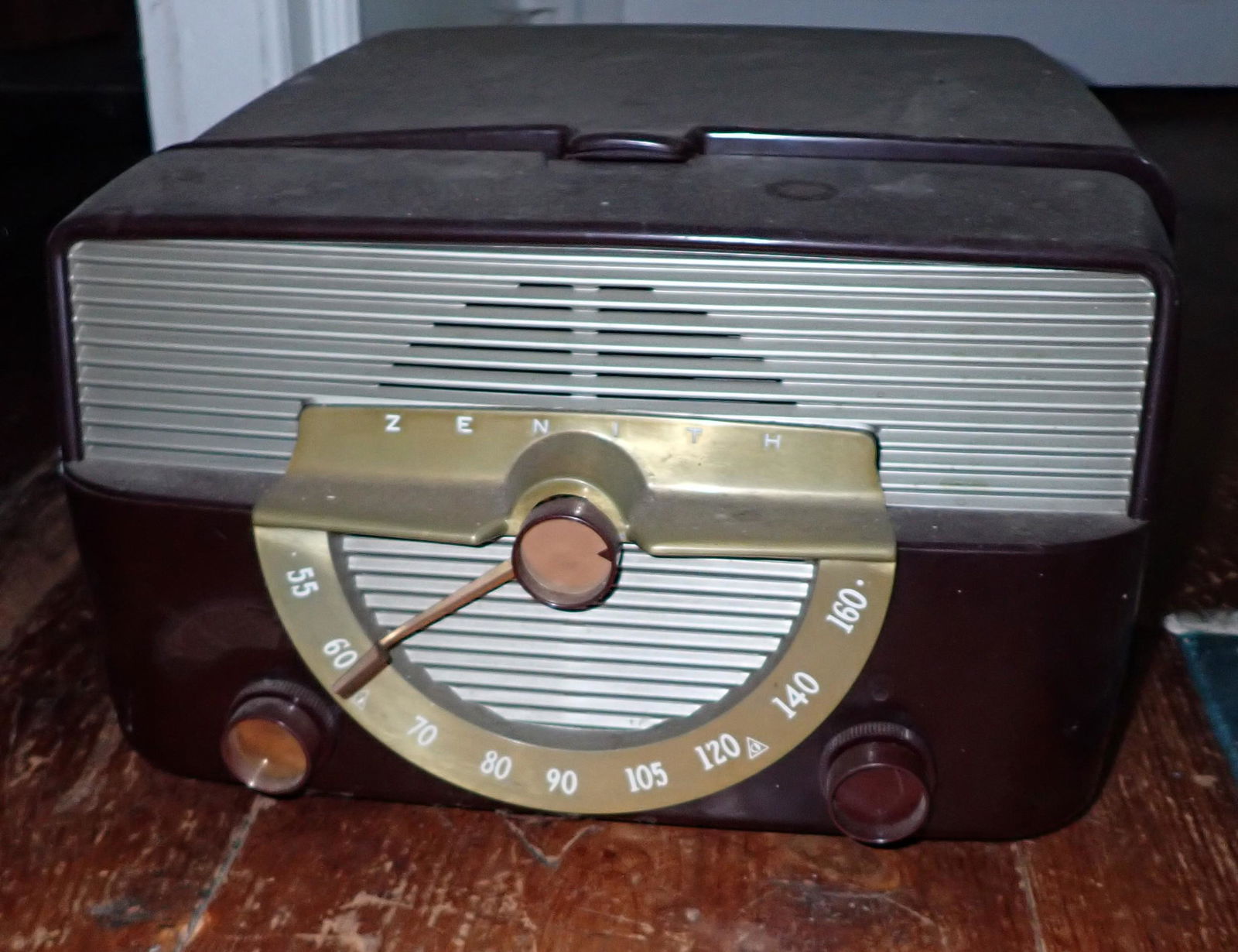Vintage Zenith Cobra Matic Radio Turntable (1 of 6)