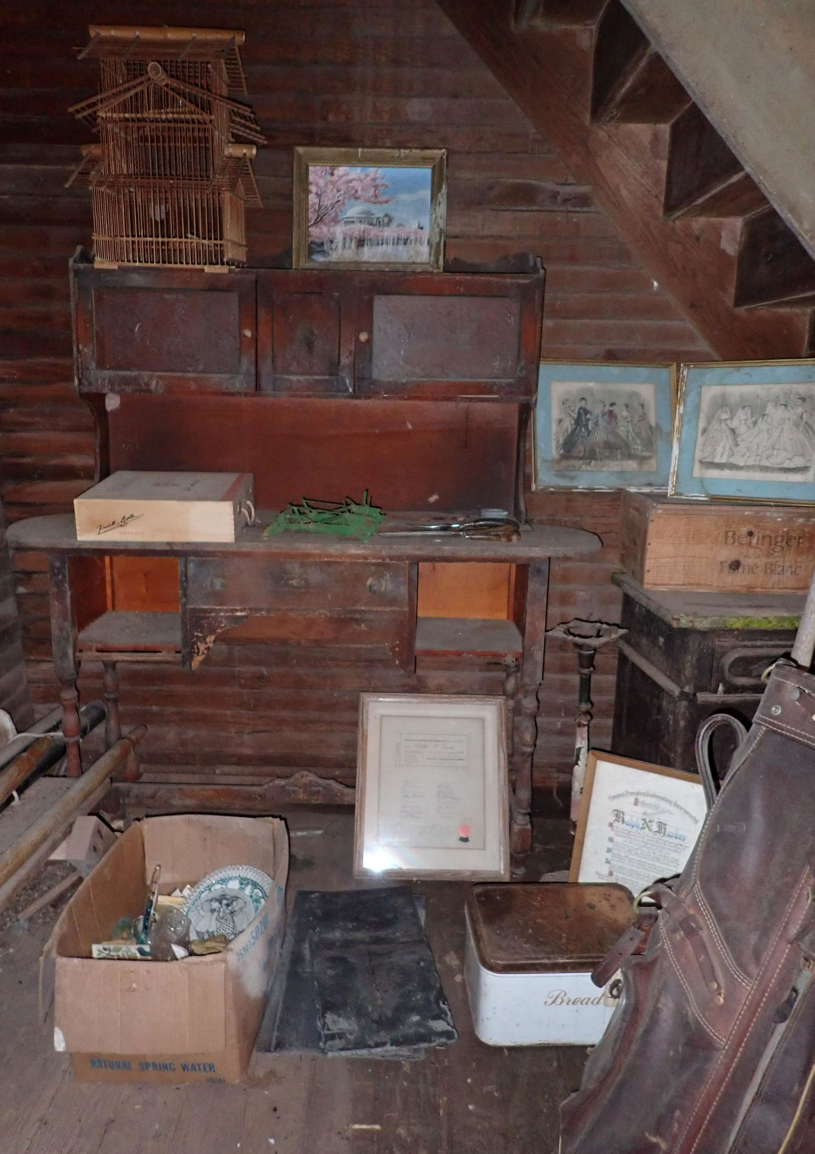 Furniture & Misc Corner Contents (1 of 9)