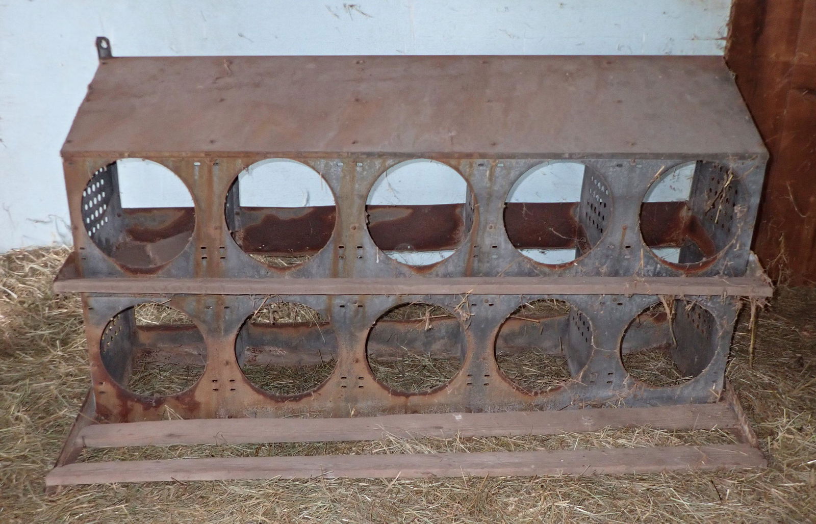 Chicken Nesting Box (1 of 4)