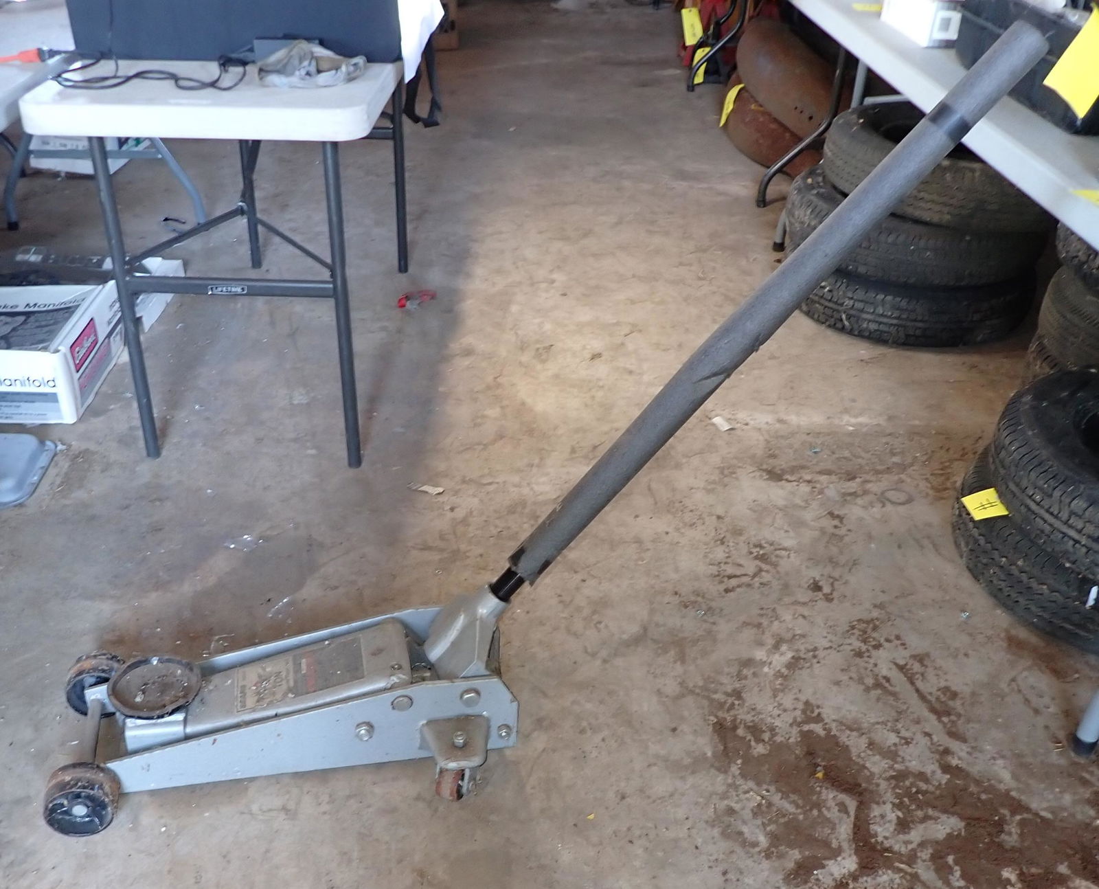 Sears Craftsman 3 Ton Floor Jack (1 of 2)
