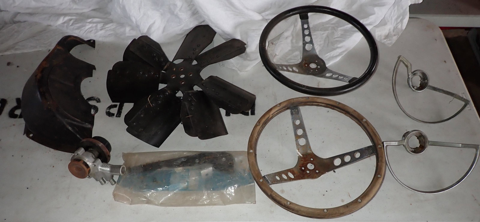 Steering Wheels Fan Pulley Misc Camaro ? (1 of 6)