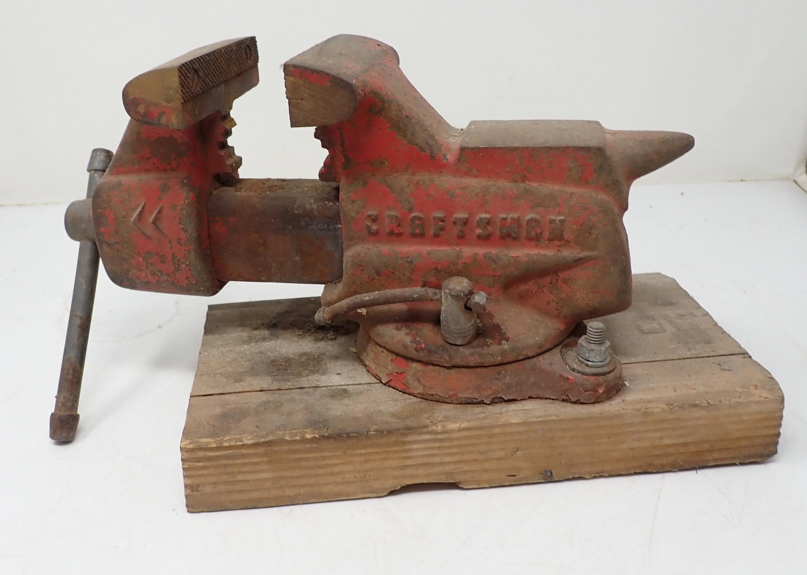 Craftsman Swivel Vise (1 of 3)