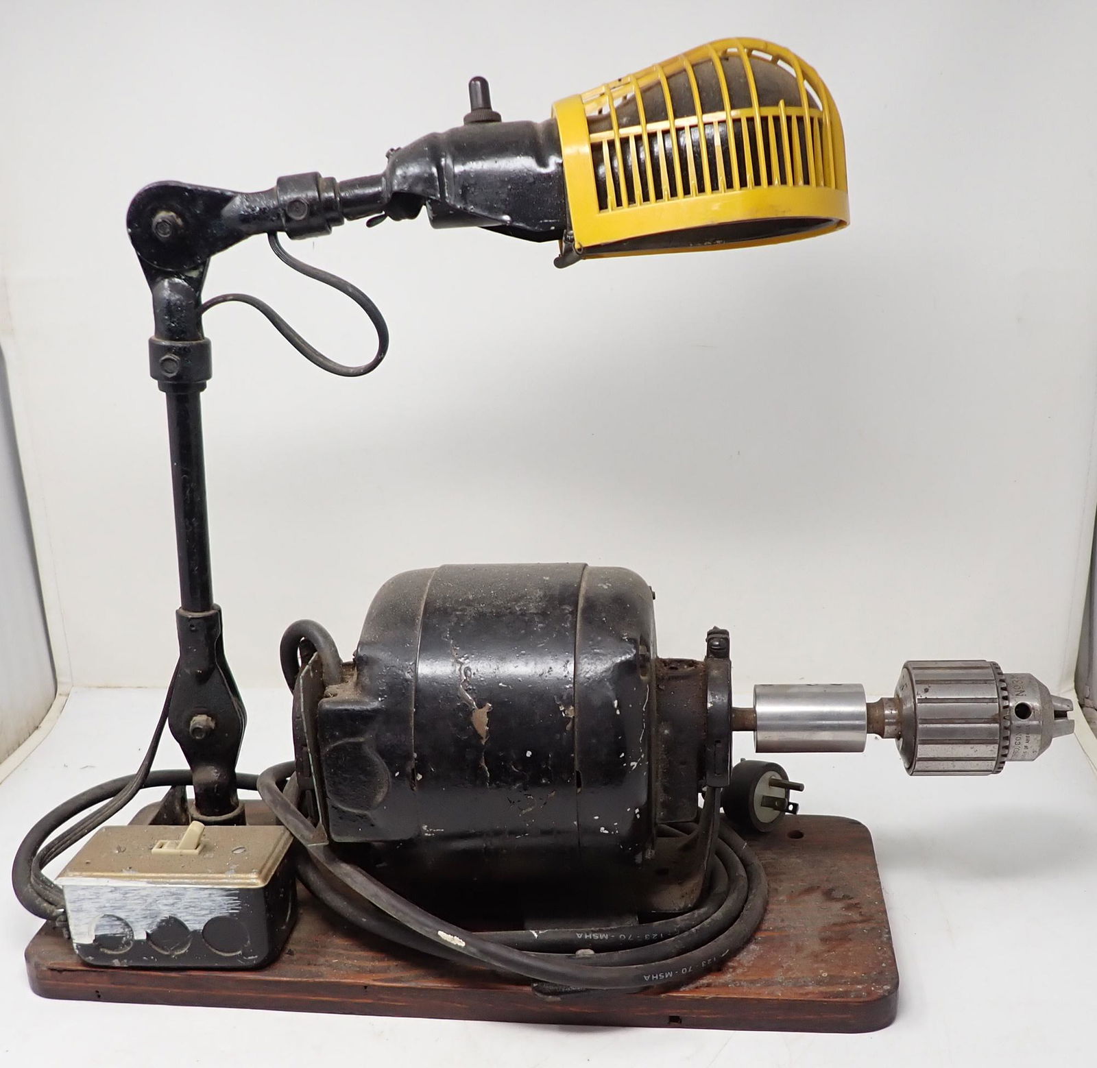 Electric Motor with Jacobs 3A Chuck (1 of 2)