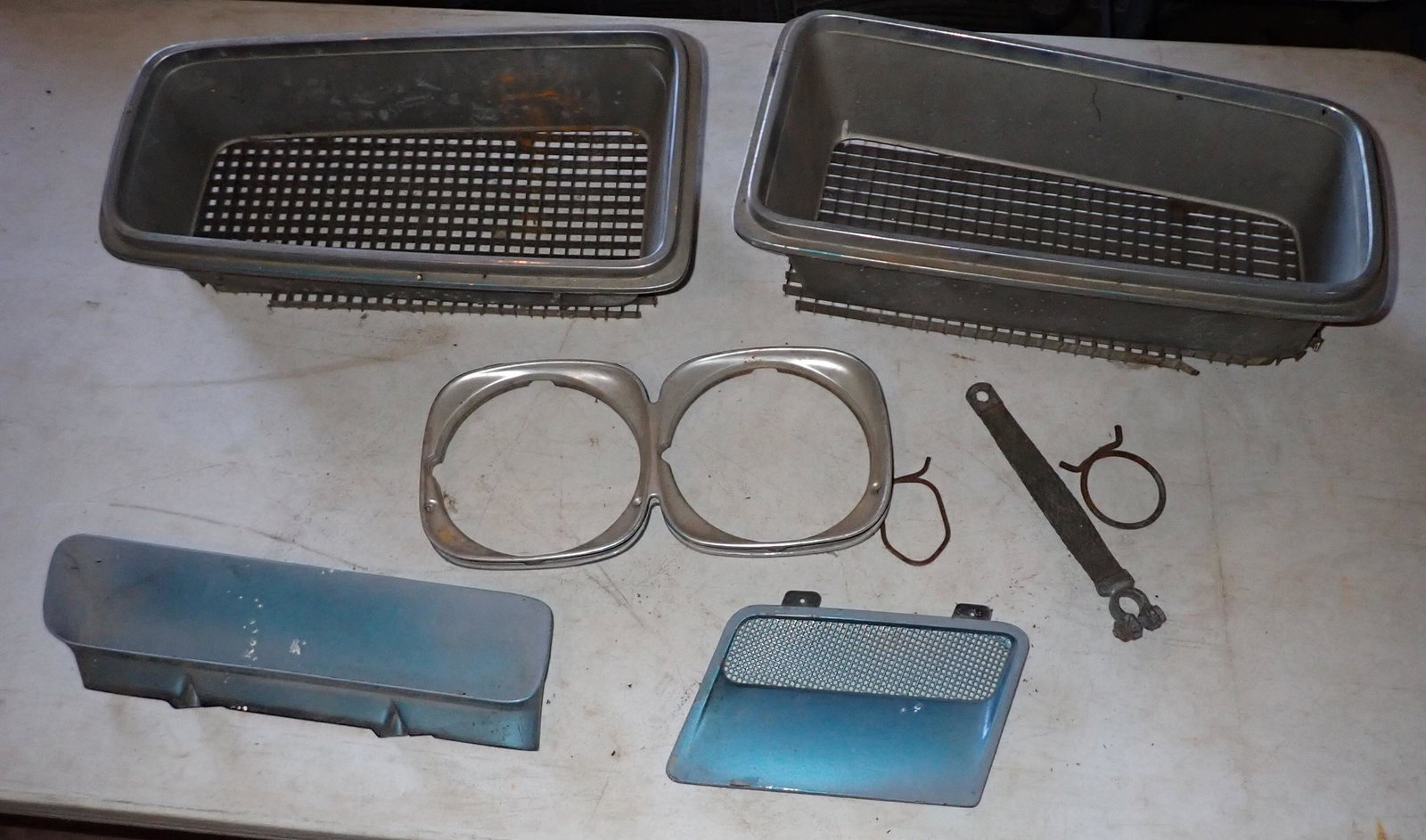 Pontiac GTO Grill Light Trim & Misc (1 of 8)