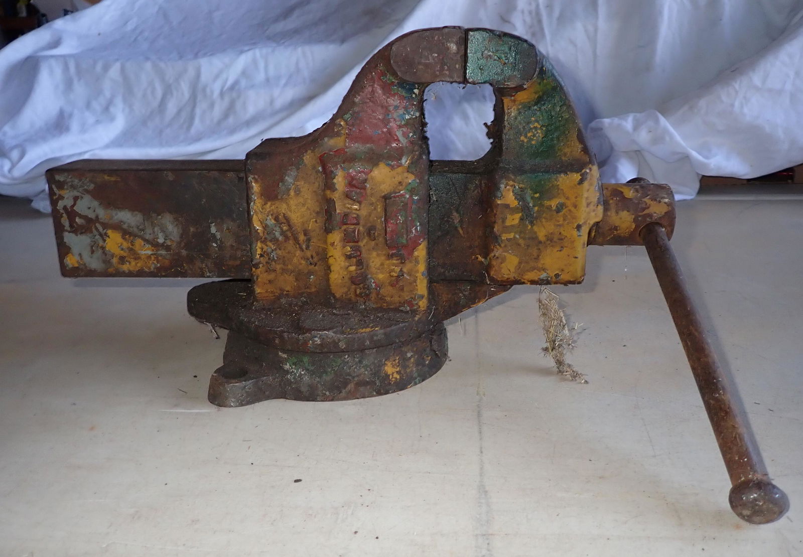 Columbian Swivel Vise (1 of 3)