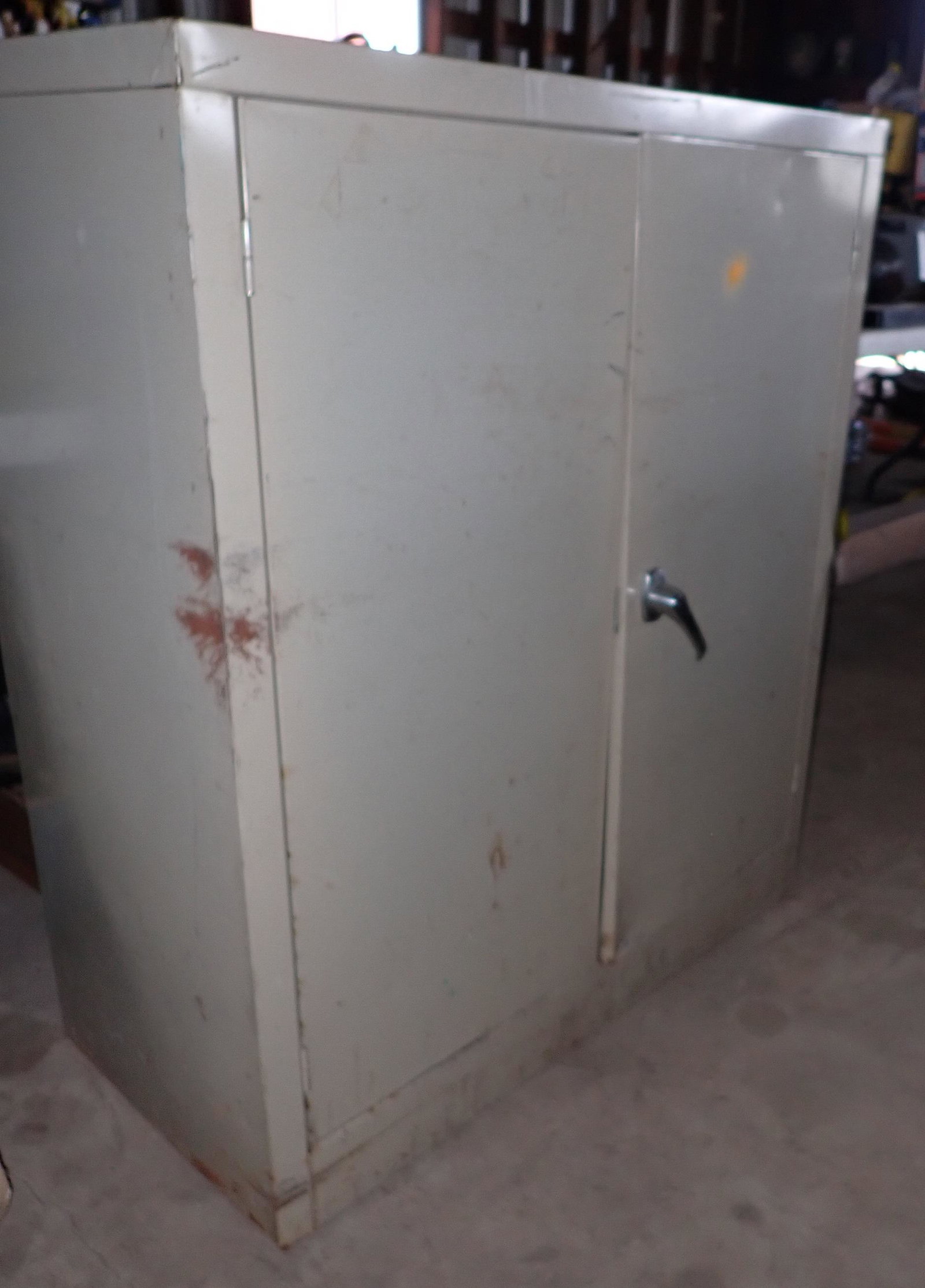 Edsal 2 Door Metal Cabinet (1 of 5)