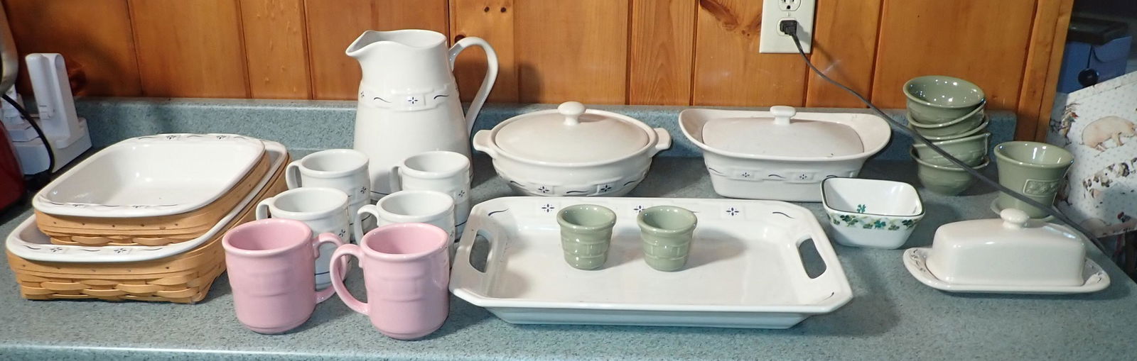 22 pcs Longaberger Pottery & 2 Baskets (1 of 5)